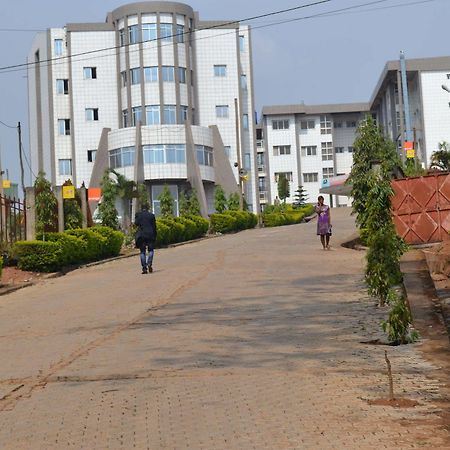 Azam Hotel Bamenda المظهر الخارجي الصورة
