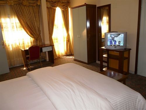 Azam Hotel Bamenda المظهر الخارجي الصورة