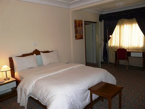 Azam Hotel Bamenda المظهر الخارجي الصورة